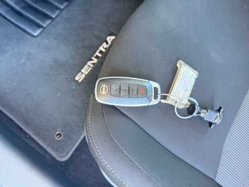 Used 2025 Nissan Sentra SV FWD image 20