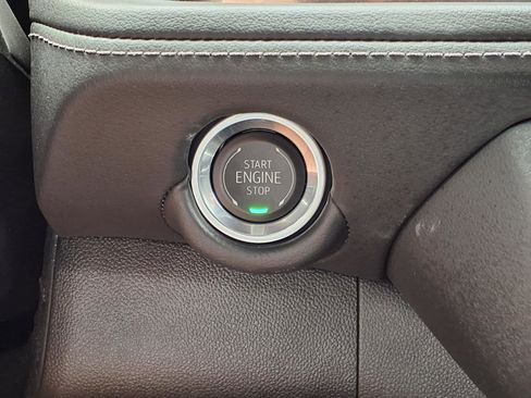 Used 2025 Chevrolet Tahoe LT AWD/4WD image 9