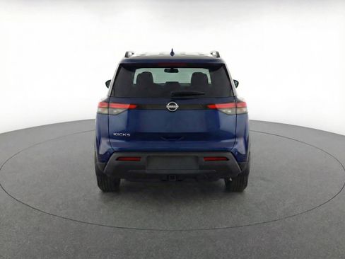 Used 2025 Nissan Kicks SV image 7