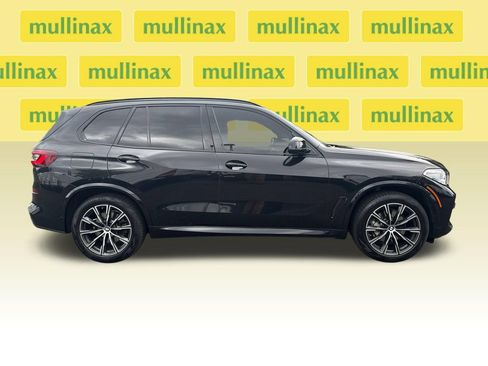 Used 2022 BMW X5 xDrive40i w/ M Sport Package AWD/4WD image 2