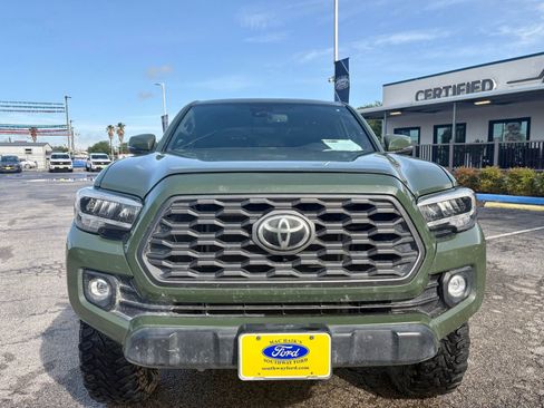 Used 2021 Toyota Tacoma TRD Off-Road w/ Technology Package AWD/4WD image 8