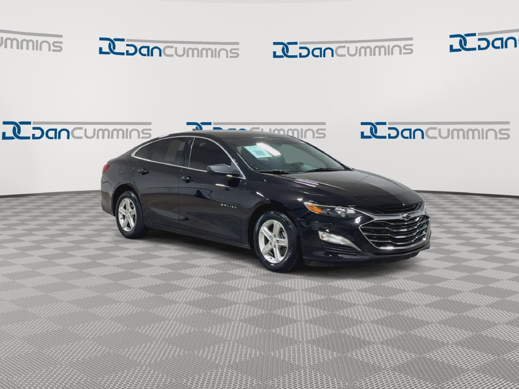 Used 2022 Chevrolet Malibu LS FWD image 2