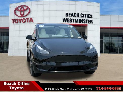 Used 2024 Tesla Model Y 2WD image 3