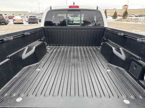 Used 2023 Toyota Tacoma TRD Off-Road image 11