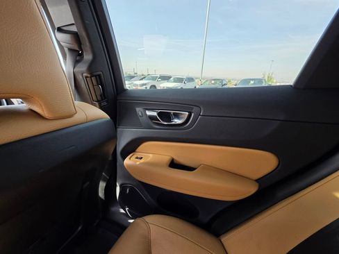 Used 2019 Volvo XC60 T8 Momentum w/ Premium Package AWD/4WD image 16