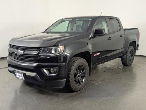 Used 2016 Chevrolet Colorado Z71 w/ Z71 Midnight Edition image 4