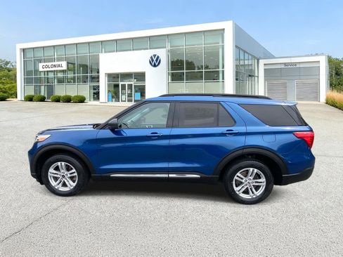 Used 2020 Ford Explorer XLT w/ Equipment Group 202A AWD/4WD image 2