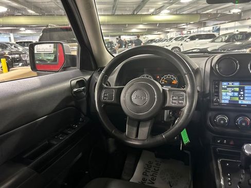 Used 2014 Jeep Patriot Latitude w/ Sun/Sound Group image 21