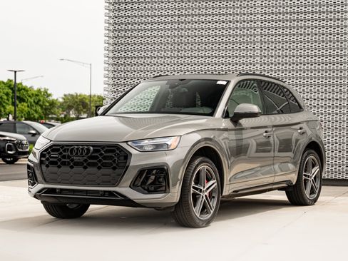 Certified 2025 Audi Q5 e Premium Plus w/ Premium Plus Package AWD/4WD image 6