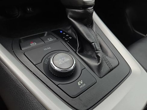 Used 2019 Toyota RAV4 XSE w/ XSE Weather Package AWD/4WD image 33