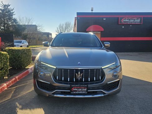 Used 2021 Maserati Levante GranLusso image 5