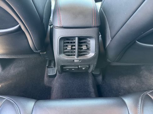 Used 2019 Jeep Cherokee Trailhawk w/ Cold Weather Group AWD/4WD image 32