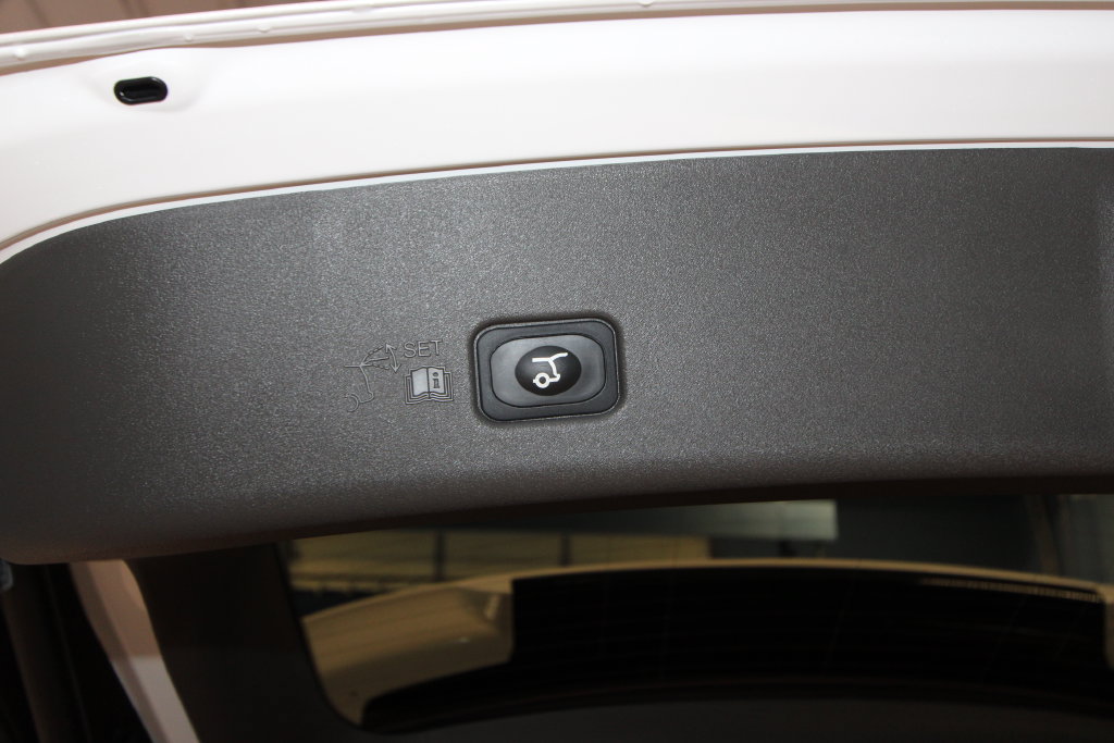 Used 2024 Lincoln Nautilus Premier AWD/4WD image 44