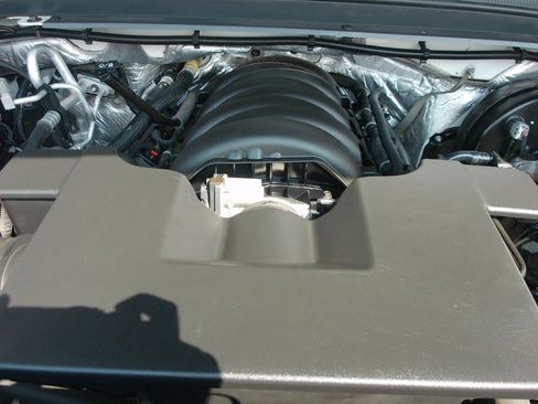 Used 2017 Chevrolet Suburban Premier RWD image 48