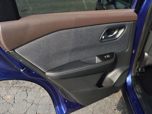 Used 2023 Nissan Rogue SV FWD image 18