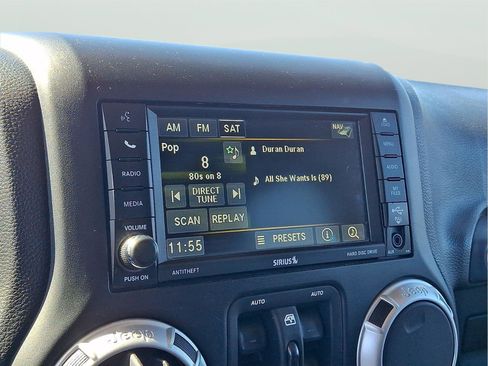 Used 2015 Jeep Wrangler Unlimited Rubicon w/ Connectivity Group image 25