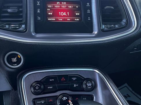 Used 2017 Dodge Challenger SXT image 9