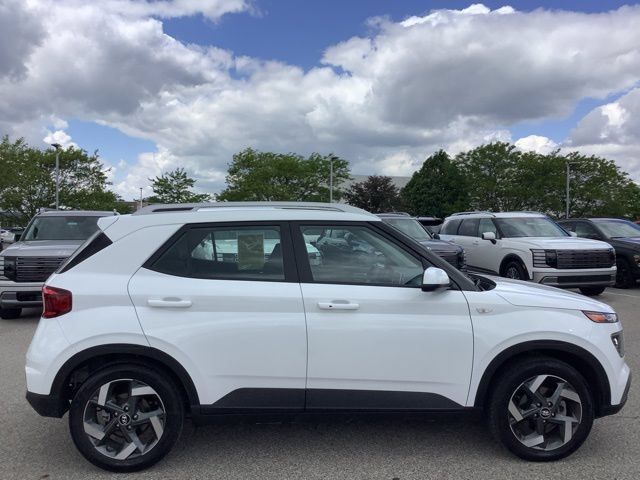 Used 2026 Hyundai Venue SEL FWD image 5