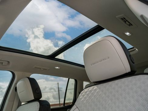 Used 2024 GMC Acadia Denali w/ Super Cruise Package image 26