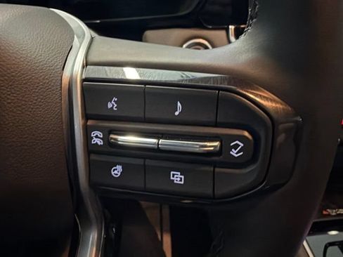 Used 2025 Chevrolet Colorado ZR2 AWD/4WD image 32