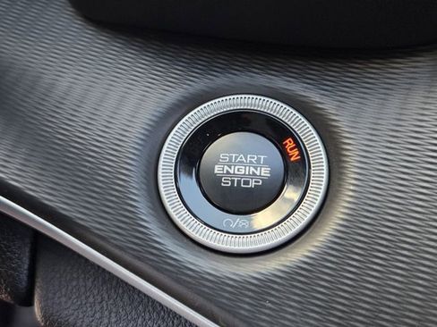 New 2025 Jeep Grand Cherokee Altitude image 15