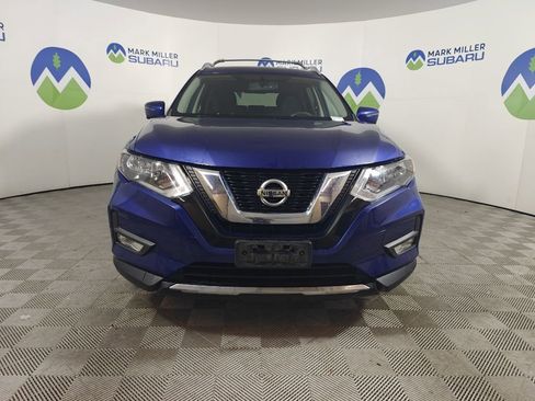 Used 2017 Nissan Rogue SV w/ SV Premium Package image 6