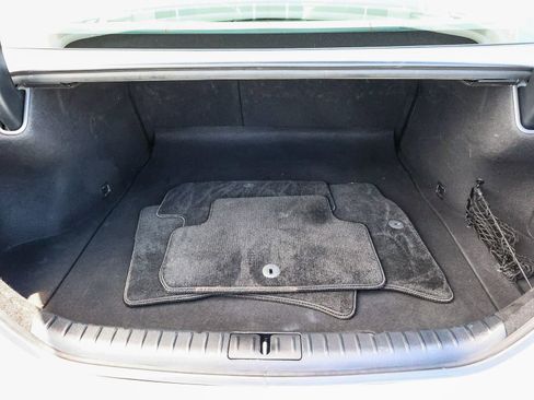 Used 2025 Genesis G70 2.5T RWD image 13