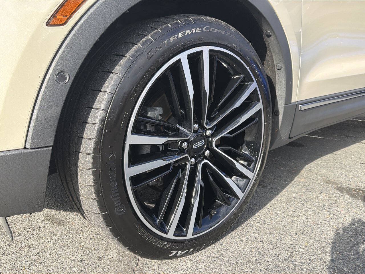 Used 2018 Lincoln MKC Reserve AWD/4WD image 2