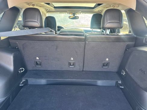 Used 2019 Jeep Cherokee Latitude Plus w/ Comfort/Convenience Group FWD image 35