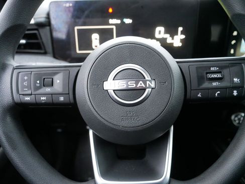 Certified 2025 Nissan Kicks SV w/ Illumination Package image 25