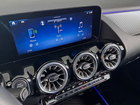 Certified 2025 Mercedes-Benz GLA 250 image 20