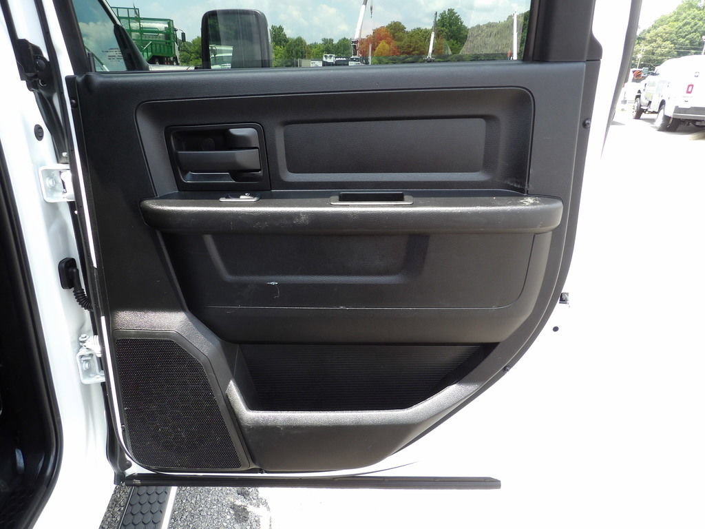 Used 2024 RAM 5500 Tradesman w/ Chrome Appearance Group AWD/4WD image 34