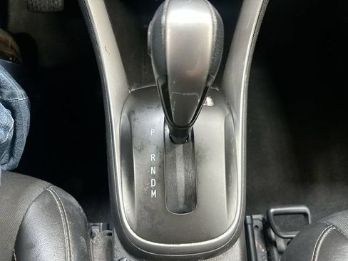 Used 2020 Chevrolet Trax LT w/ LT Convenience Package FWD image 21