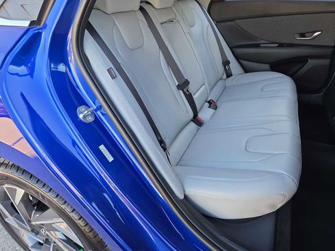 Used 2025 Hyundai Elantra Limited image 21