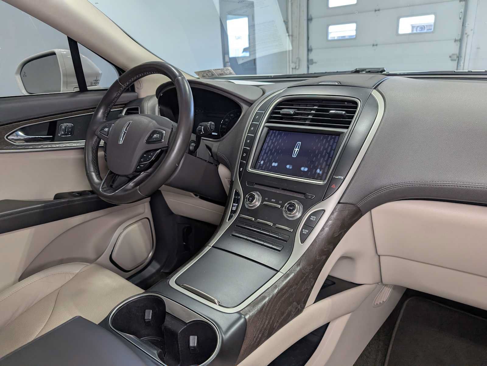 Used 2018 Lincoln MKX Reserve w/ Lincoln MKX Climate Package AWD/4WD image 40