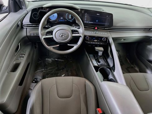 Used 2023 Hyundai Elantra SEL w/ Convenience Package FWD image 22