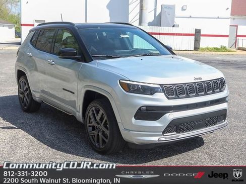 New 2025 Jeep Compass Limited w/ High Altitude Package image 1