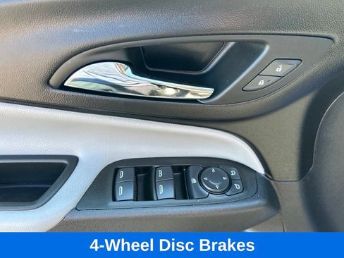 Used 2024 Chevrolet Equinox LS w/ LS Convenience Package AWD/4WD image 12