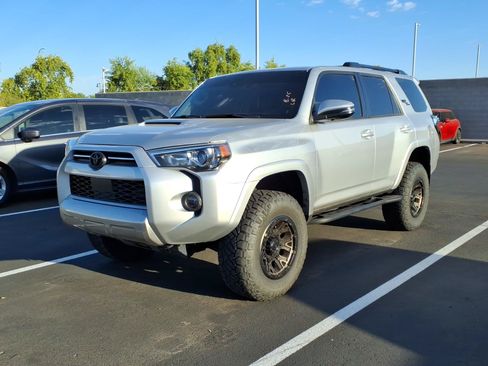 Used 2024 Toyota 4Runner TRD Off-Road Premium w/ Moonroof Package AWD/4WD image 2