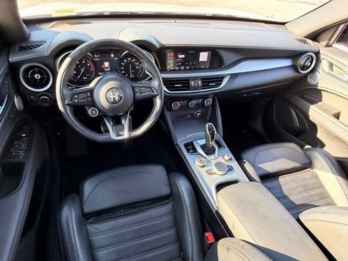 Used 2023 Alfa Romeo Stelvio Veloce AWD/4WD image 15