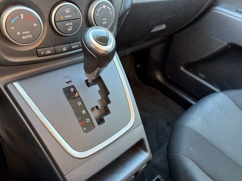 Used 2015 MAZDA MAZDA5 Touring image 27