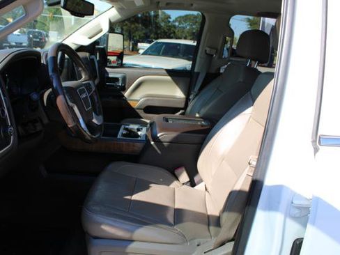 Used 2016 GMC Sierra 2500 SLT w/ Duramax Plus Package image 19