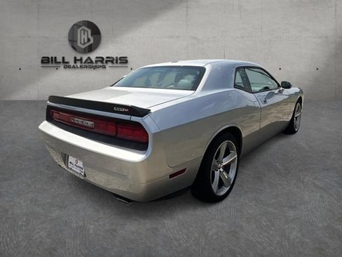 Used 2009 Dodge Challenger SRT8 w/ SRT Option Group II RWD image 5