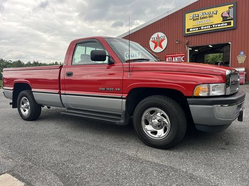 Used 1994 Dodge Ram 1500 Truck 2WD Regular Cab image 1