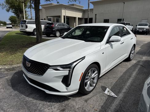 Used 2026 Cadillac CT4 Luxury RWD image 1