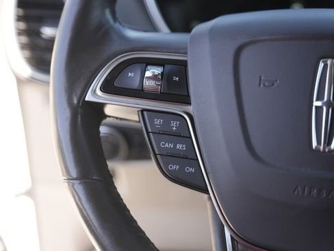 Used 2019 Lincoln Nautilus Select image 22