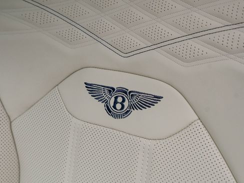 New 2025 Bentley Bentayga AWD/4WD image 14