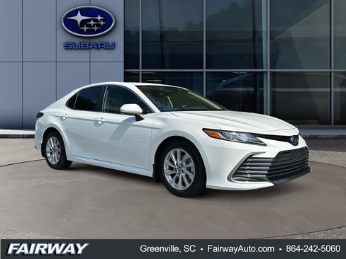Used 2023 Toyota Camry LE FWD image 4