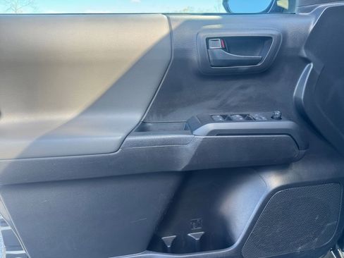 Used 2023 Toyota Tacoma SR image 21