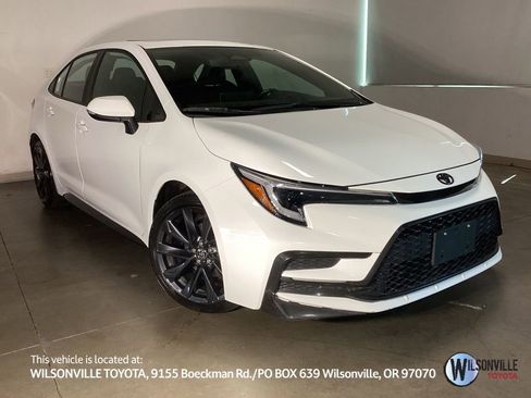 Used 2024 Toyota Corolla XSE FWD image 1